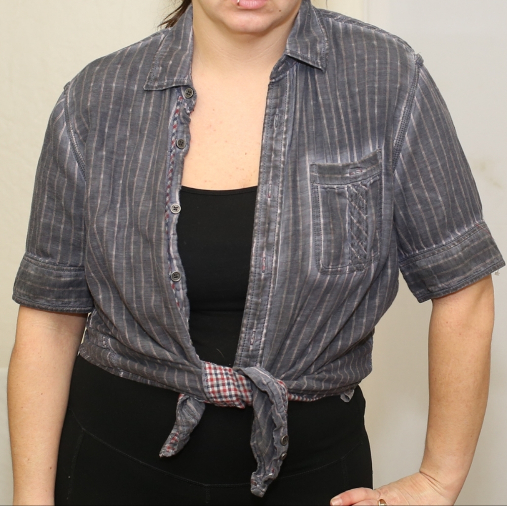 Guess Button Up - Picture 2 of 3